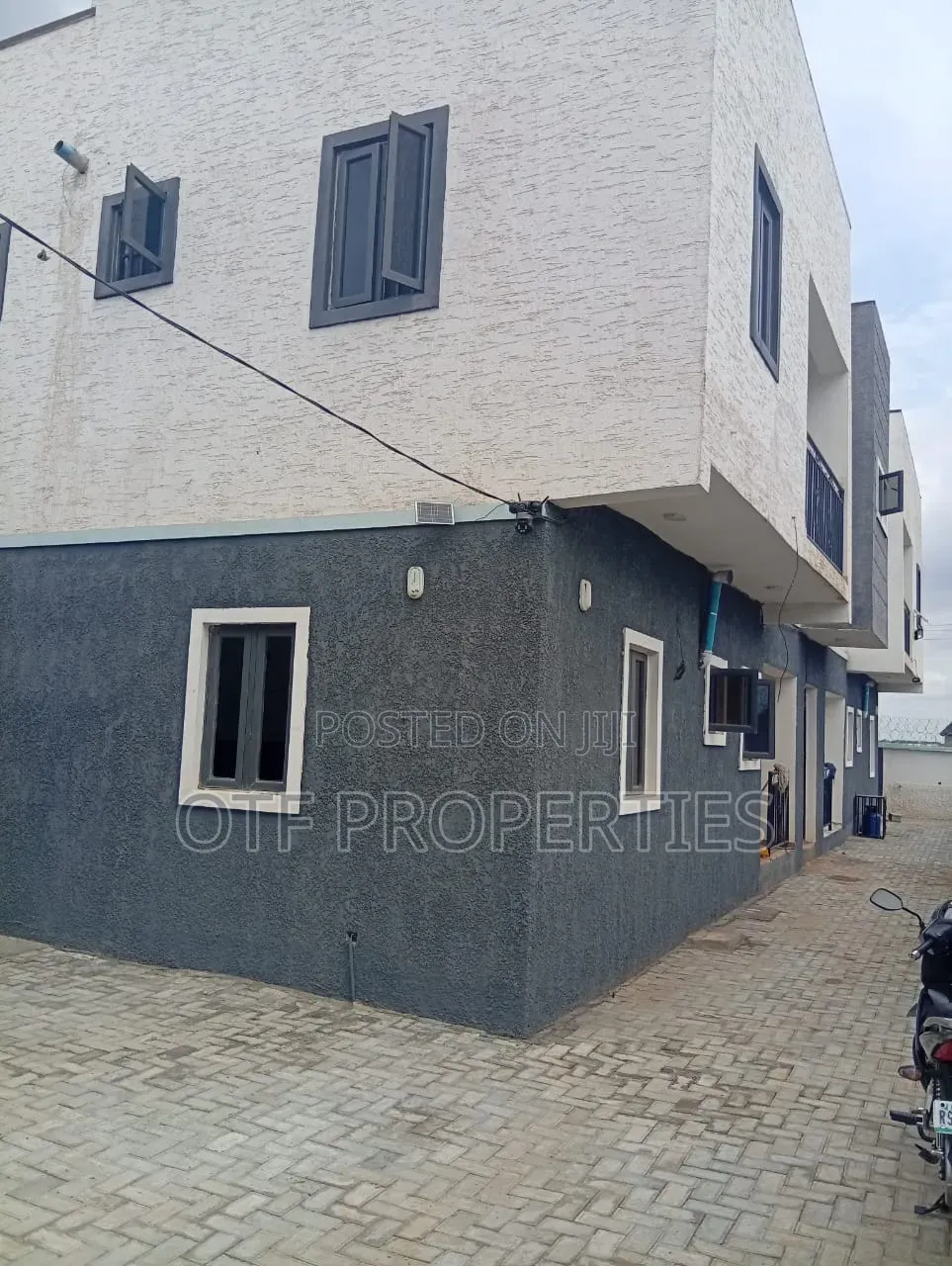 3bdrm Block of Flats in Fo1, Kubwa for rent