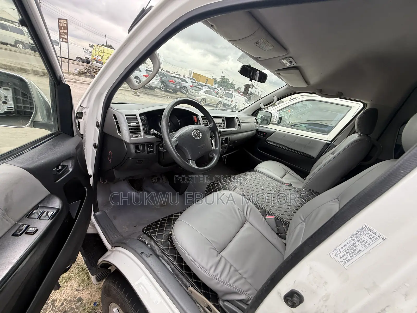 Toyota HiAce 2012 White