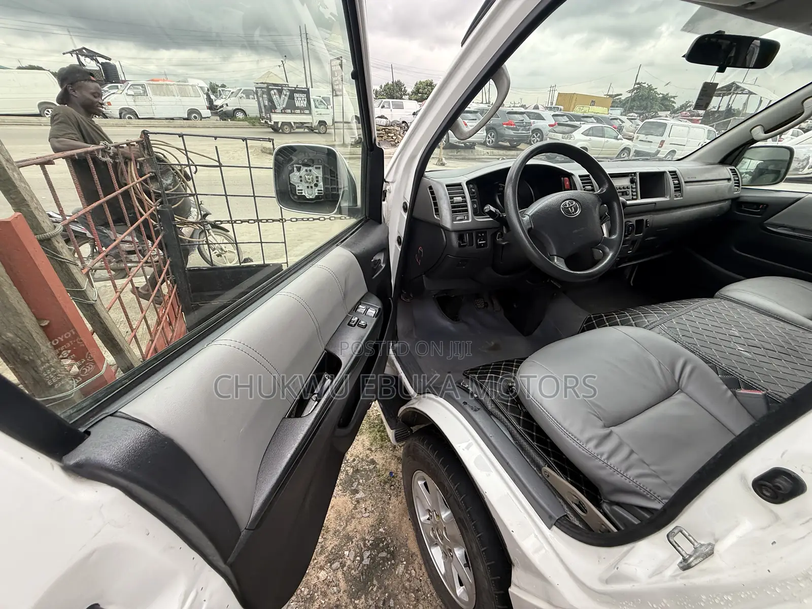 Toyota HiAce 2012 White