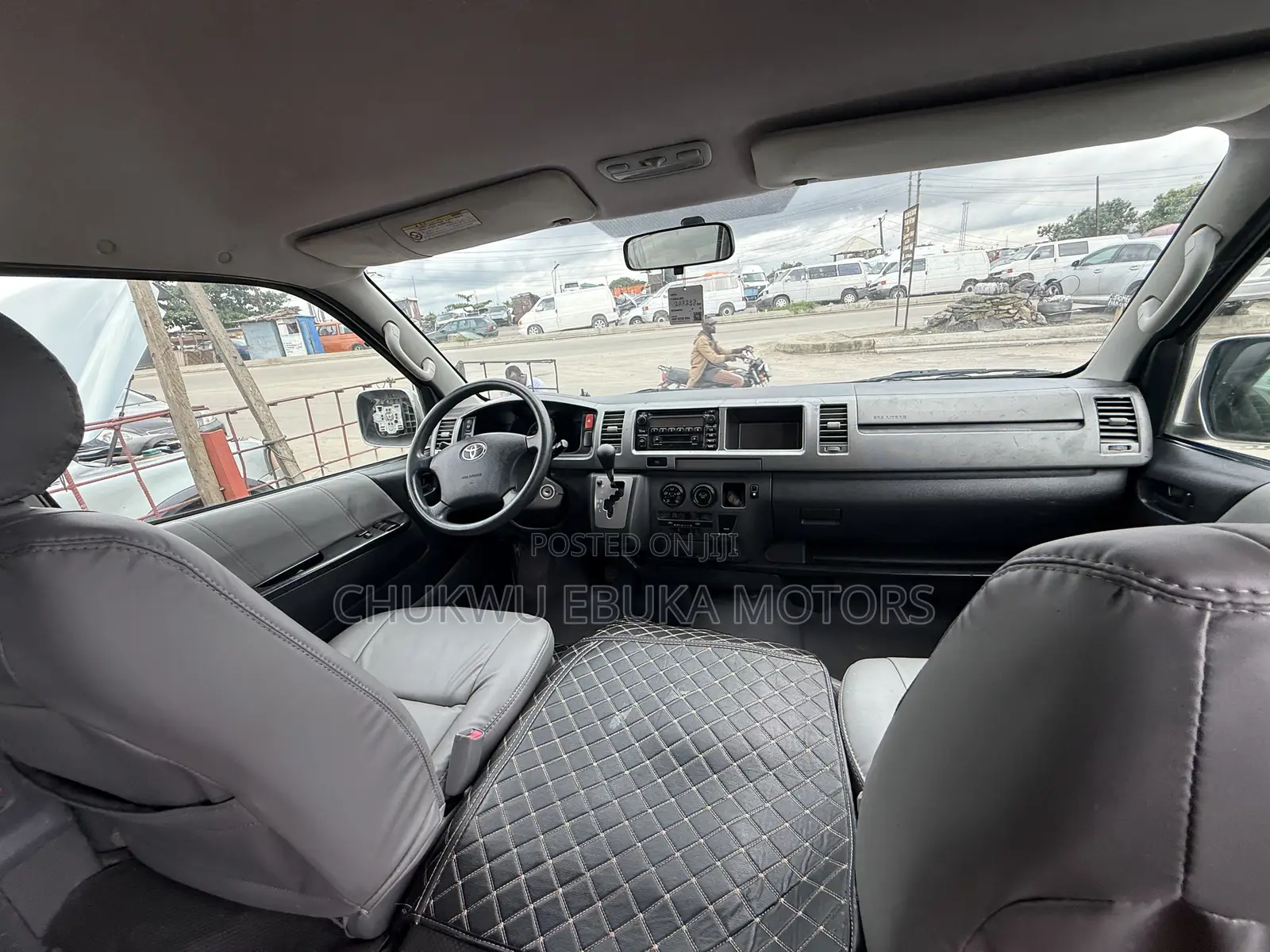 Toyota HiAce 2012 White