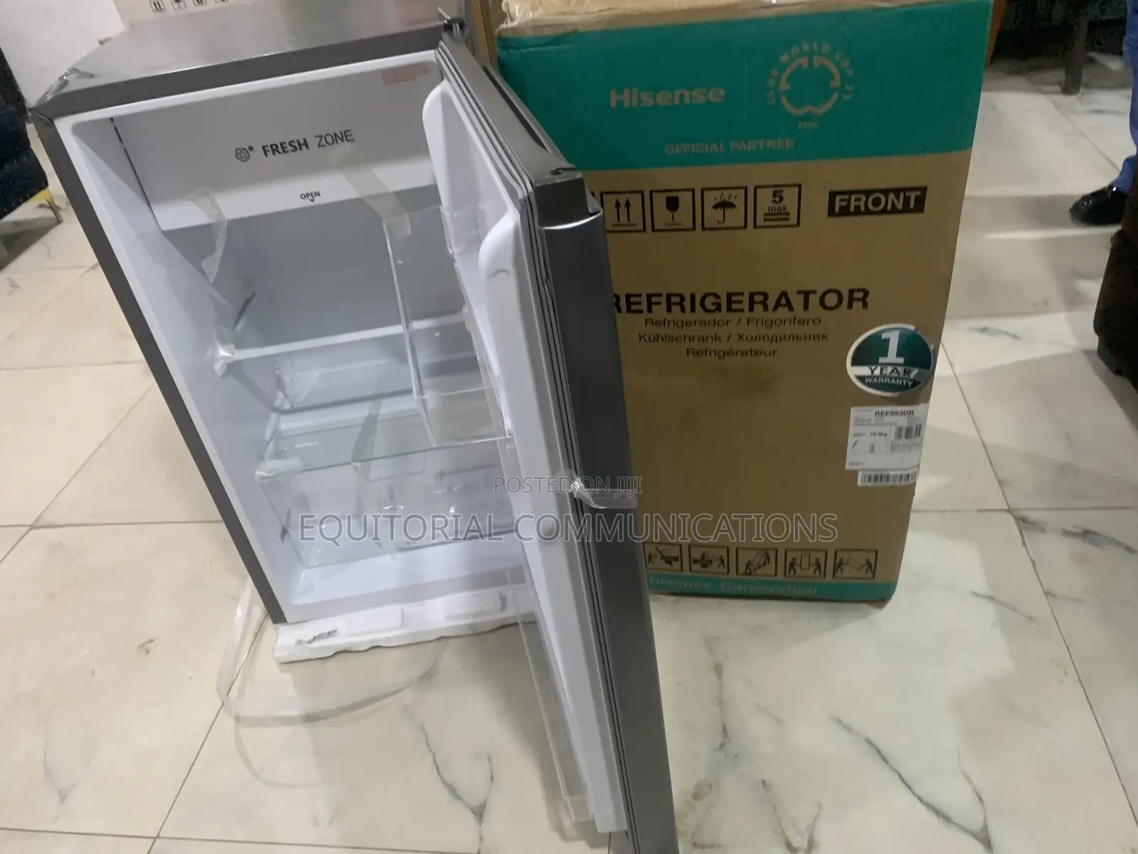 Hisense Ref093dr 90l Fridge – Compact Refrigerator With Elegant Silver