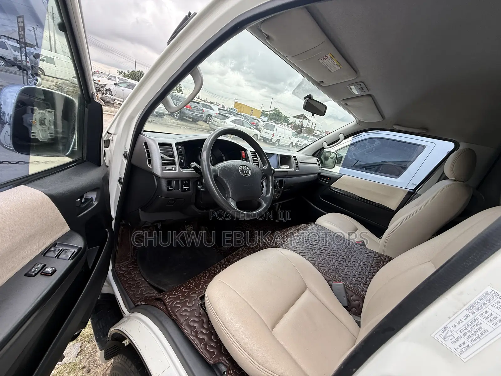 Toyota HiAce 2013 White