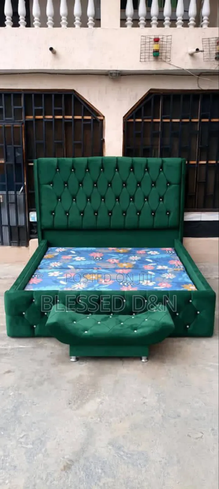 Green Colour Quality Family Size 6by6 Paded Bed Frame