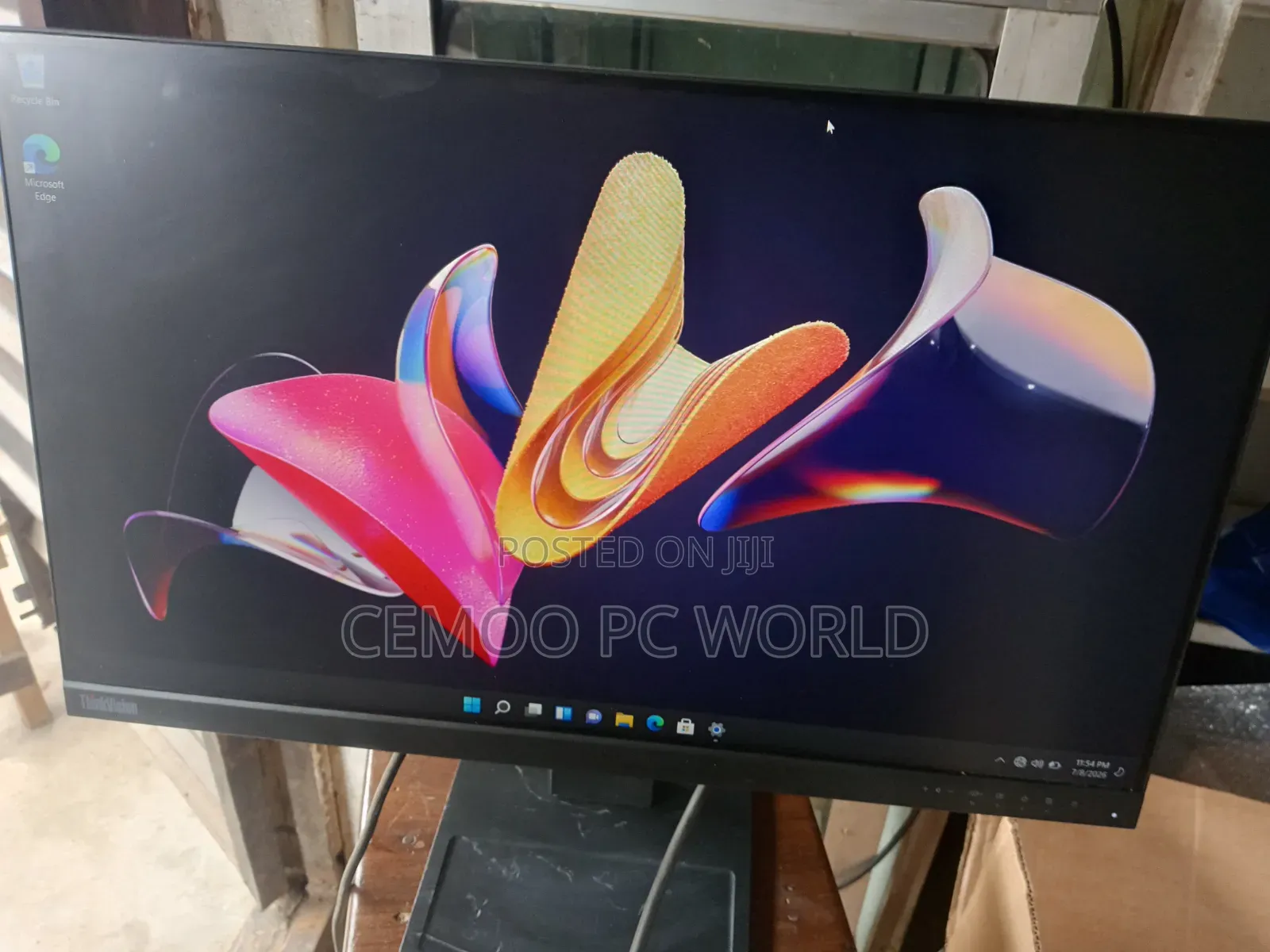 Lenovo Frameless Monitor
