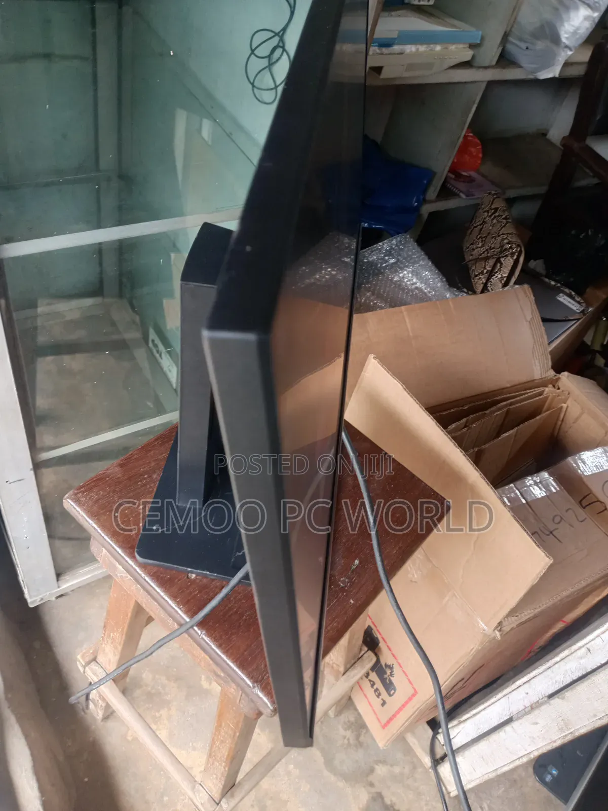 Lenovo Frameless Monitor