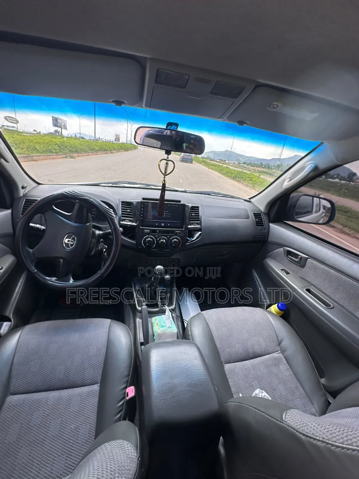 Toyota Hilux 2012 White