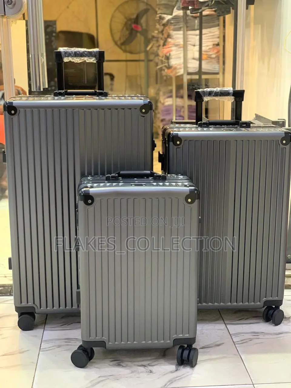 Flakes Luggage Item 2320 Design