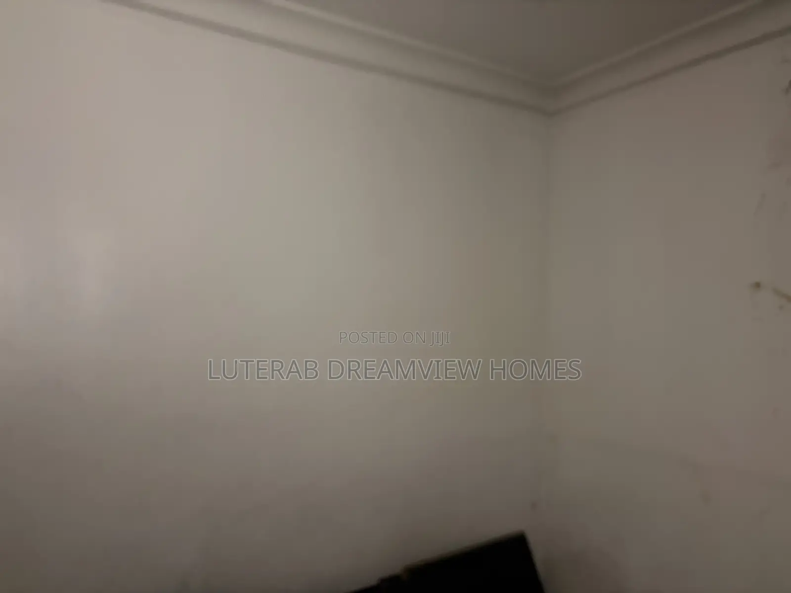 2bdrm Bungalow in Close To Hustle And, Wuse 2 for rent