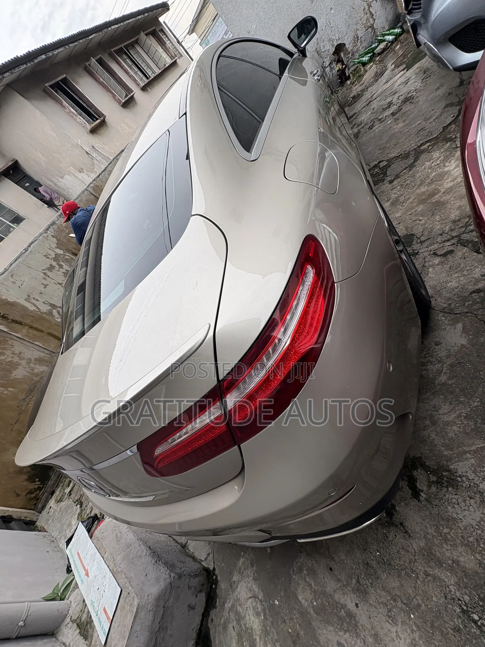 Mercedes-Benz E400 2017 Gold