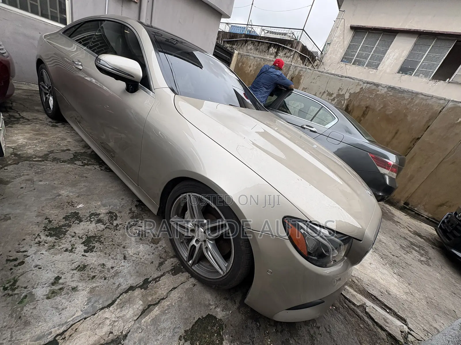 Mercedes-Benz E400 2017 Gold