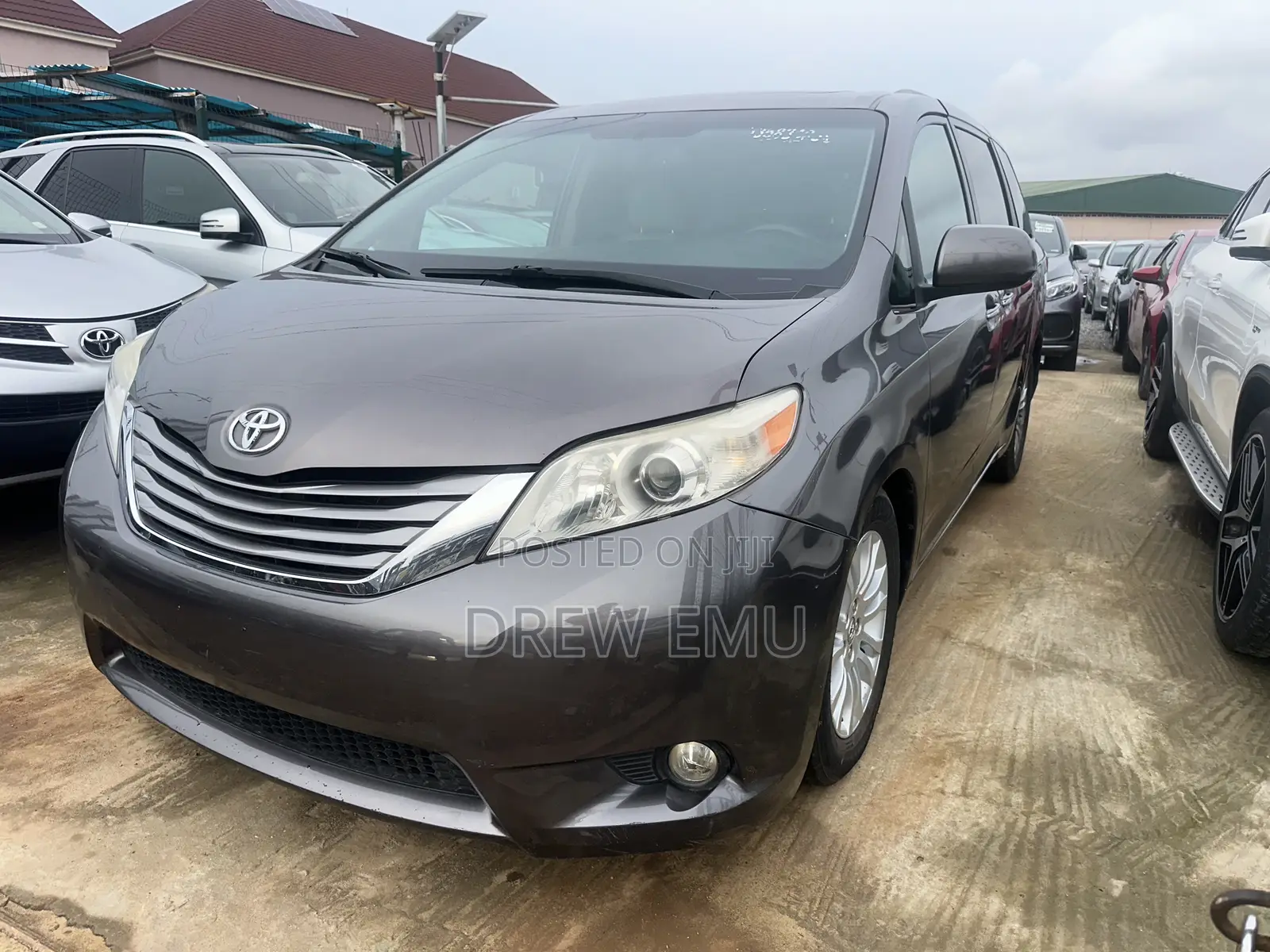 Toyota Sienna XLE 7 Passenger Auto Access Seat (3.5L 6cyl 6A) 2016 Gray