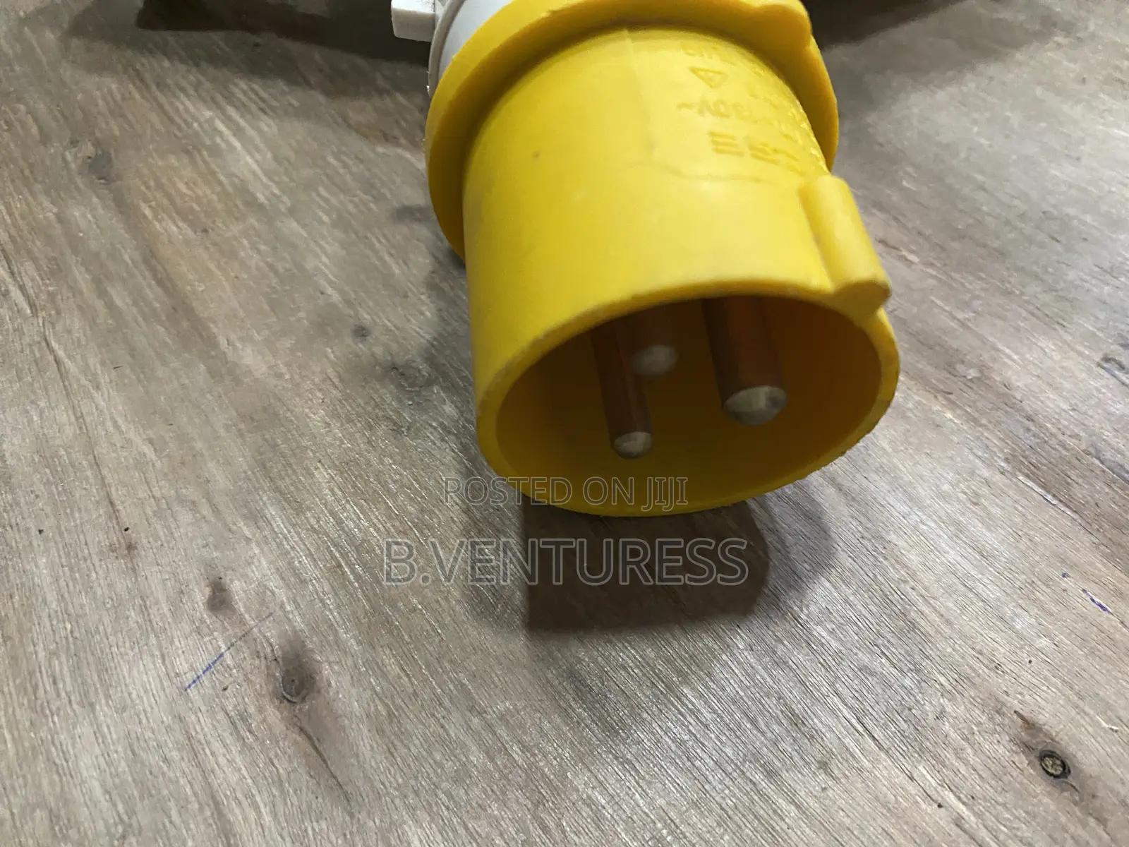 110v 16a 3-Way Splitter Adaptor