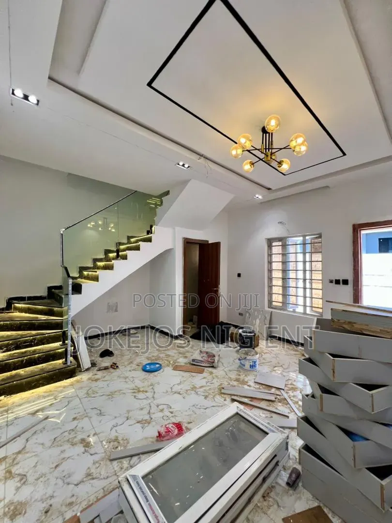 3bdrm Townhouse/Terrace in Sangotedo, Off Lekki-Epe Expressway for sale
