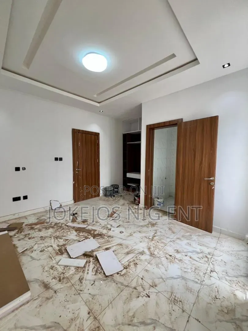3bdrm Townhouse/Terrace in Sangotedo, Off Lekki-Epe Expressway for sale
