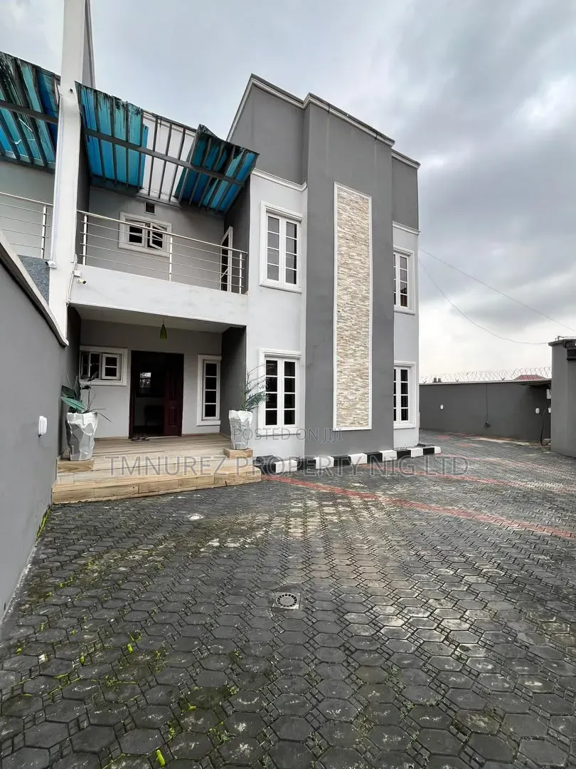 4bdrm Duplex in Airport Road / Ikeja for sale