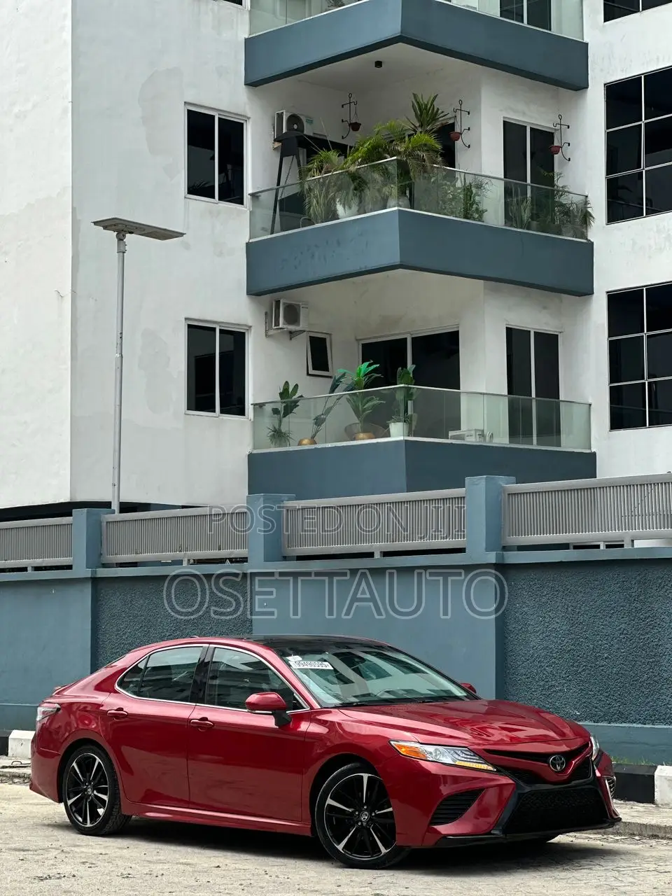 Toyota Camry XSE V6 2021 Red