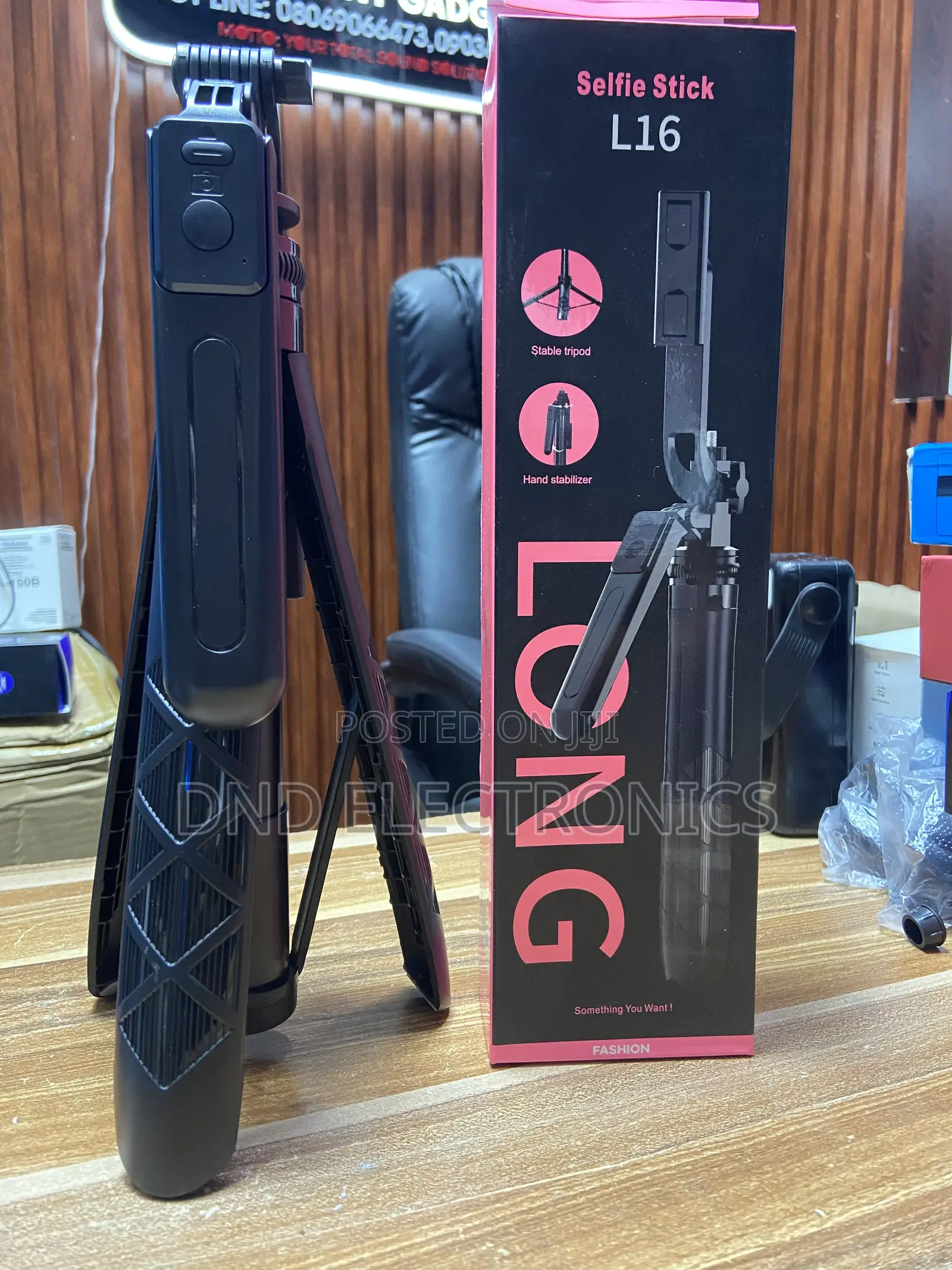 L16 Long Selfie Stick + Tripod