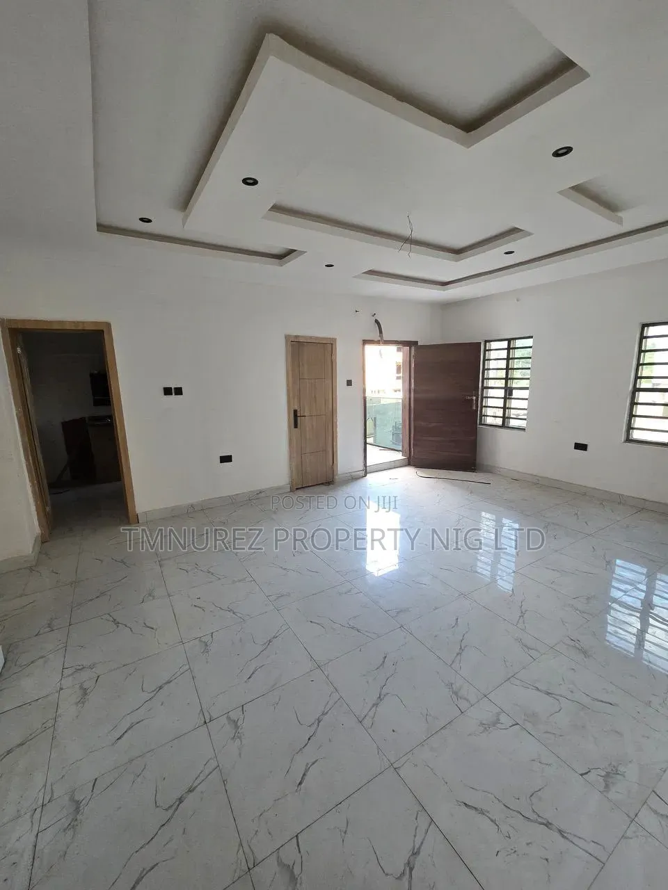 3bdrm Apartment in Yaba Lagos, Ebute Metta for sale