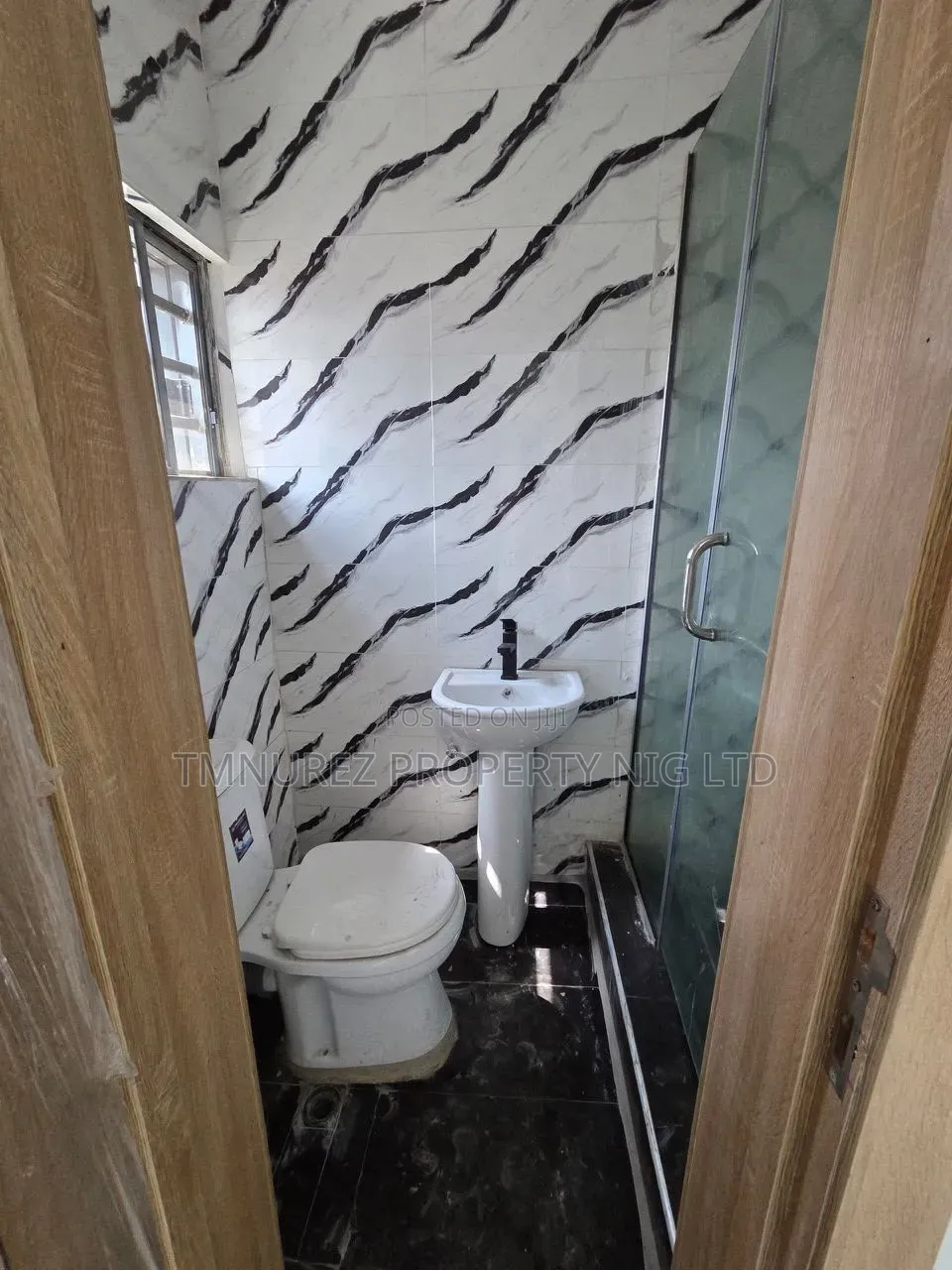 3bdrm Apartment in Yaba Lagos, Ebute Metta for sale