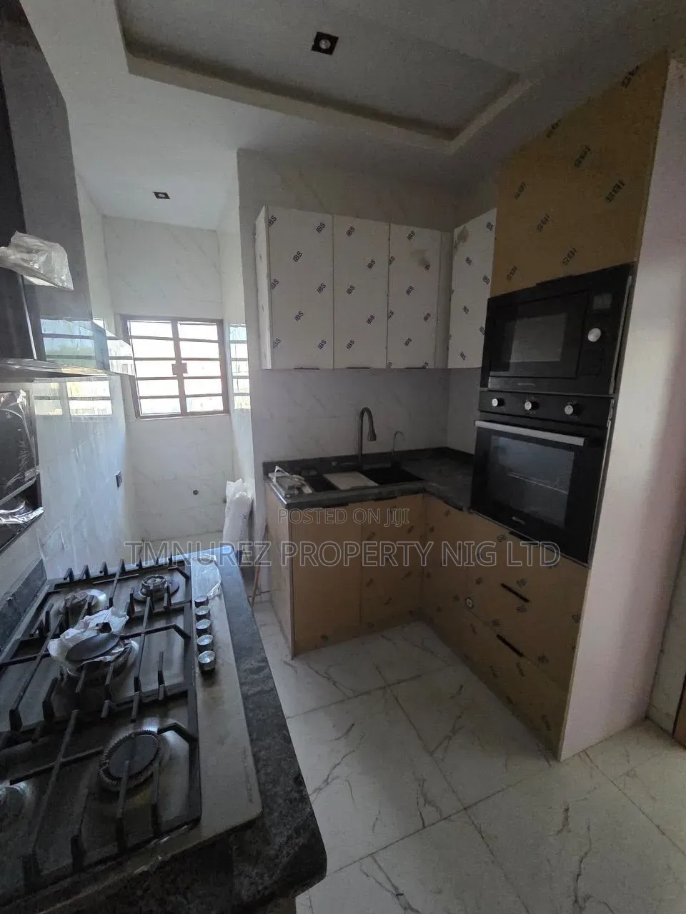 3bdrm Apartment in Yaba Lagos, Ebute Metta for sale