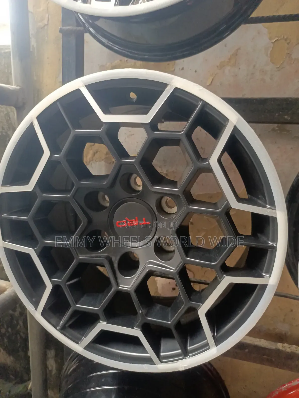 17inches for TRD Hilux Gloss Red Deaign With Style for 2924 Model