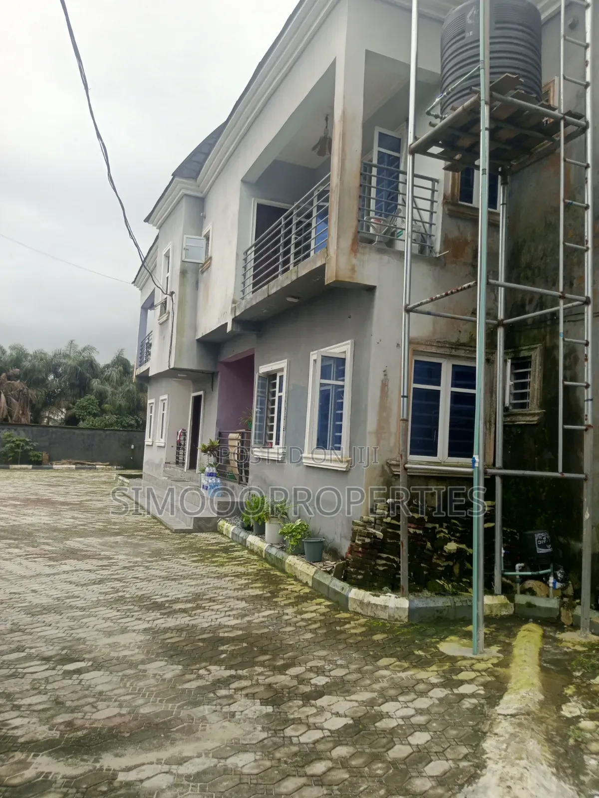 3bdrm Block of Flats in Onishon, Lakowe for rent