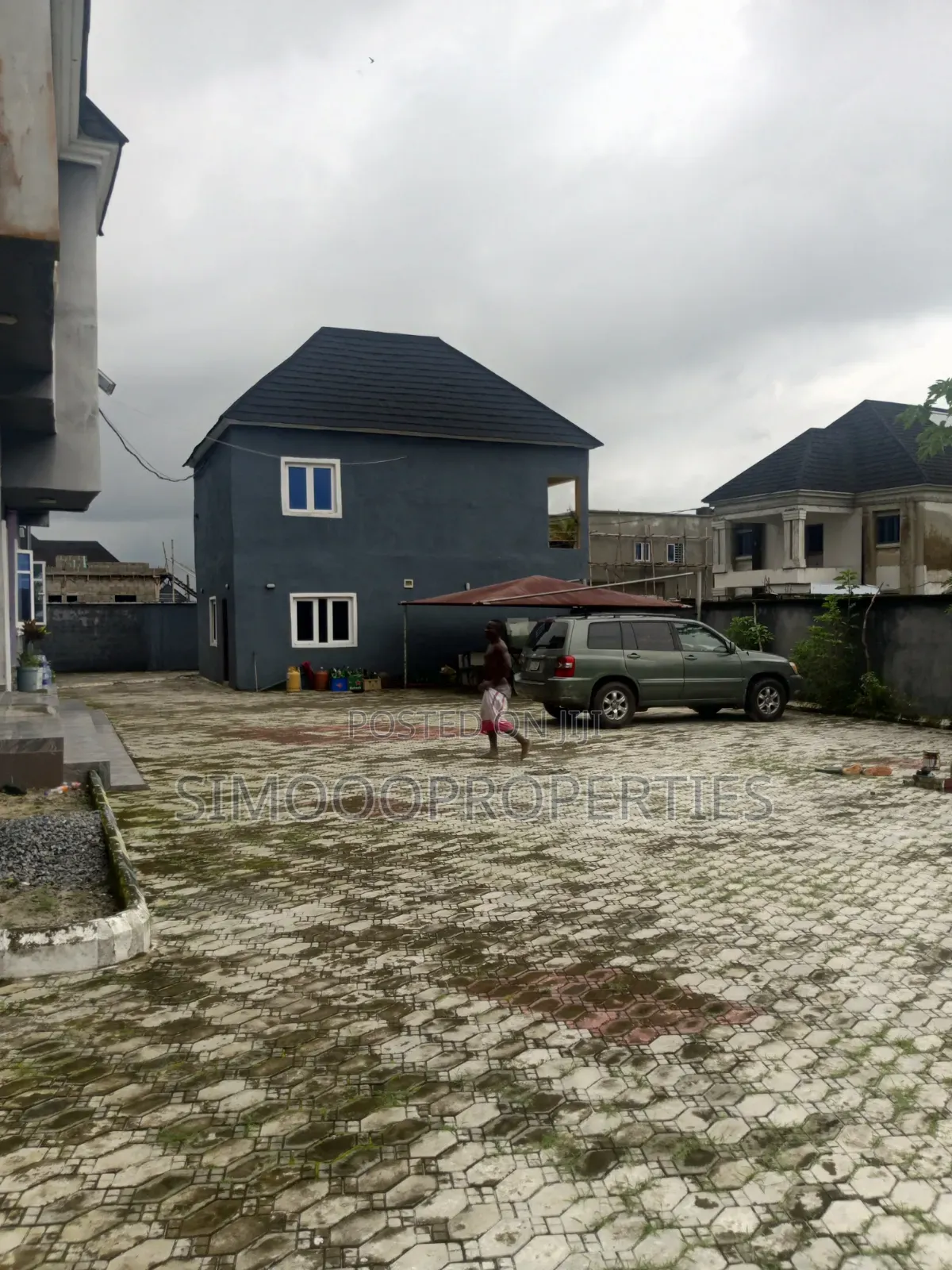 3bdrm Block of Flats in Onishon, Lakowe for rent