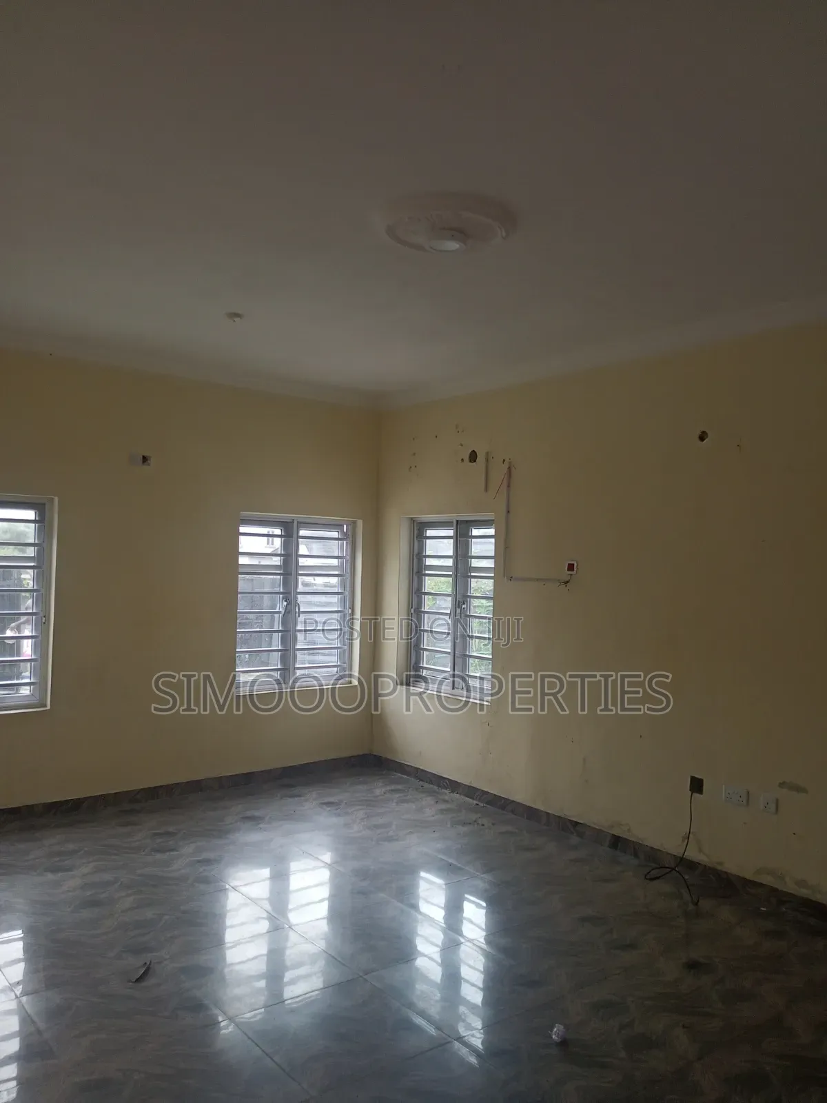 3bdrm Block of Flats in Onishon, Lakowe for rent
