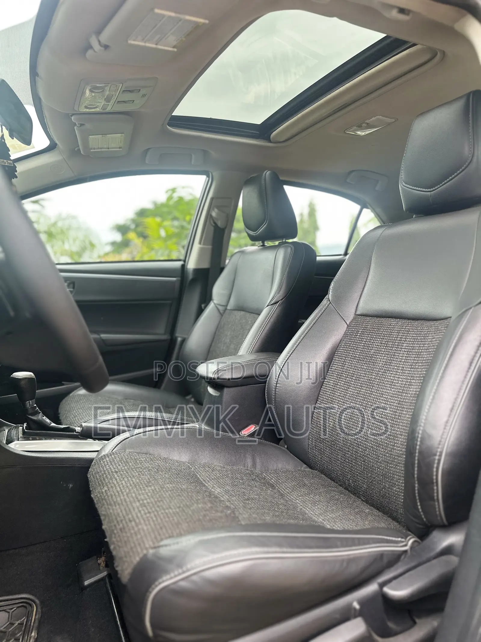 Toyota Corolla LE 4dr Sedan (1.8L 4cyl CVT) 2015 Black