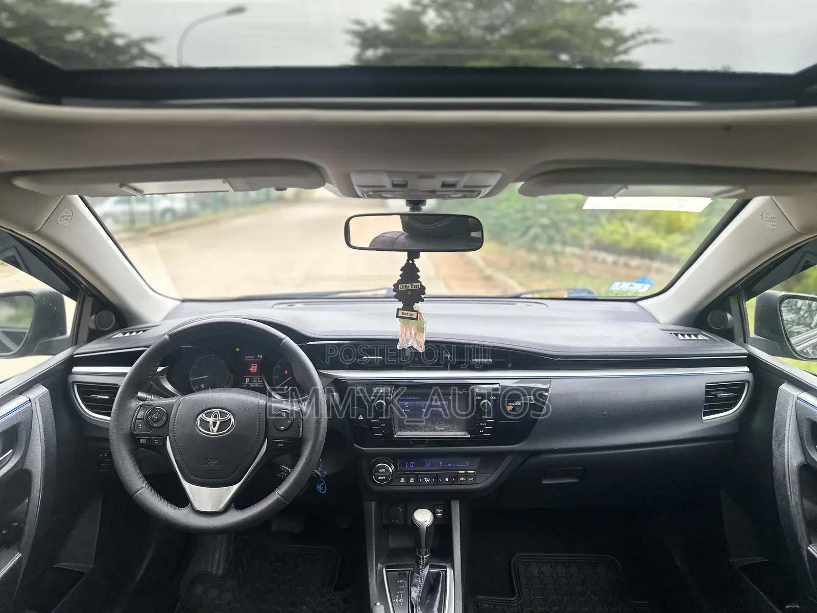 Toyota Corolla LE 4dr Sedan (1.8L 4cyl CVT) 2015 Black
