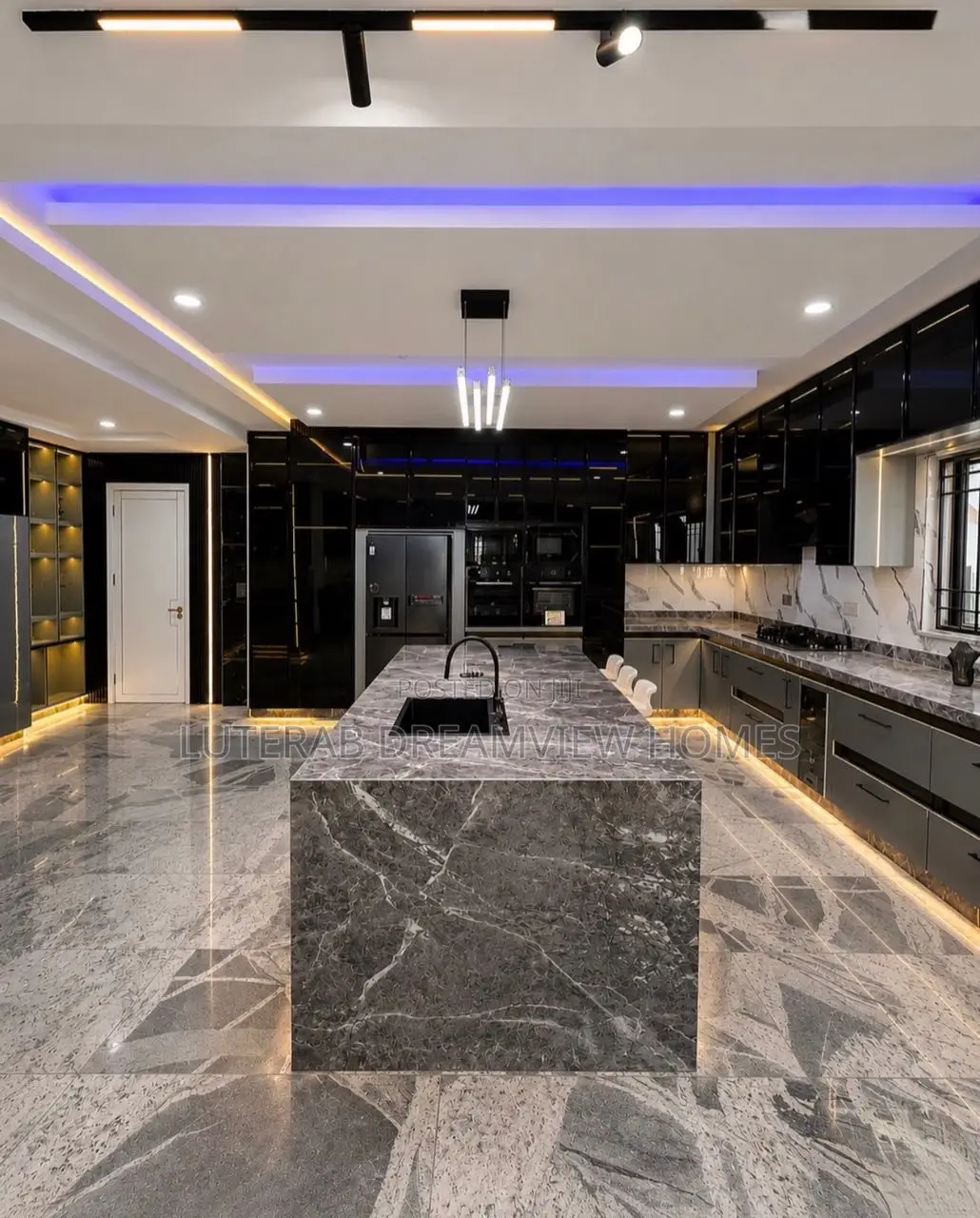 9bdrm Mansion in Asokoro Extension for sale