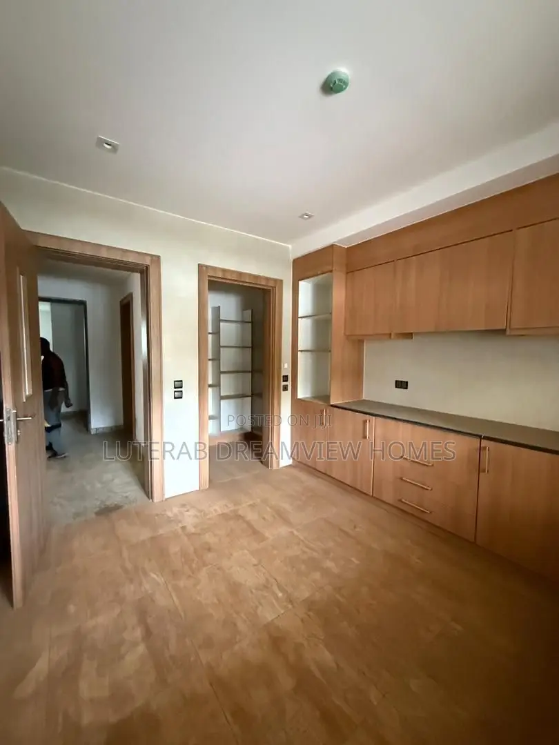 4bdrm Townhouse/Terrace in Wuse 2 for sale