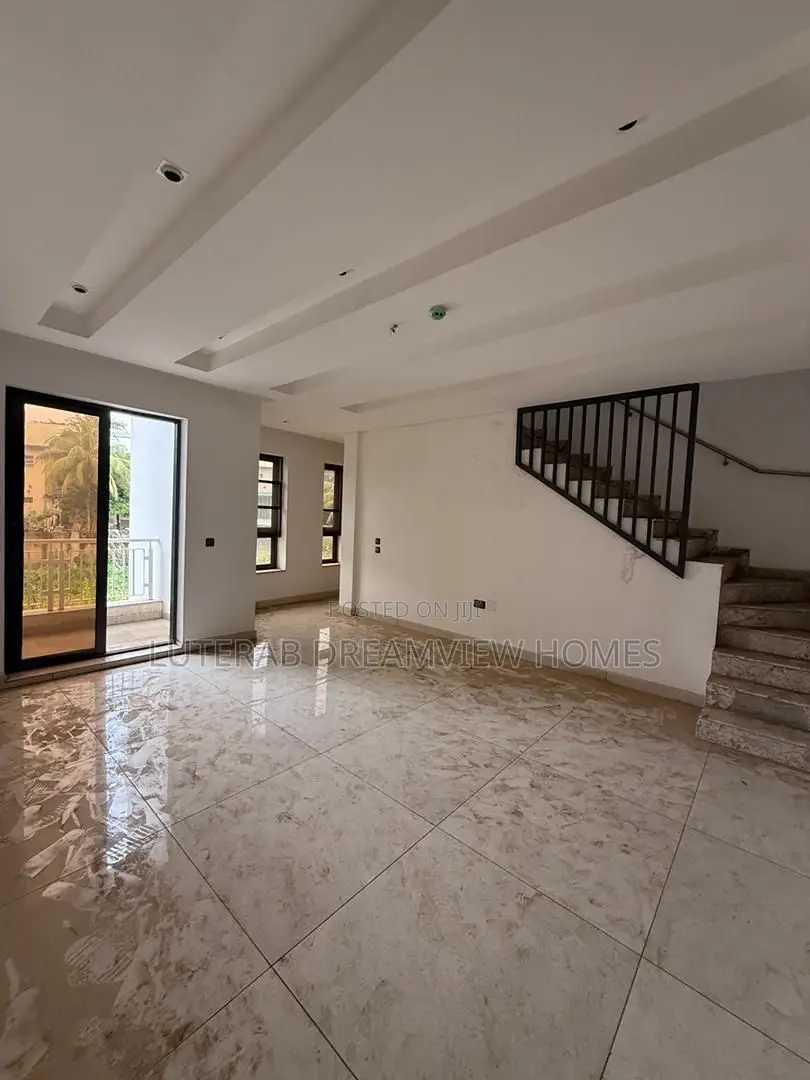 4bdrm Townhouse/Terrace in Wuse 2 for sale