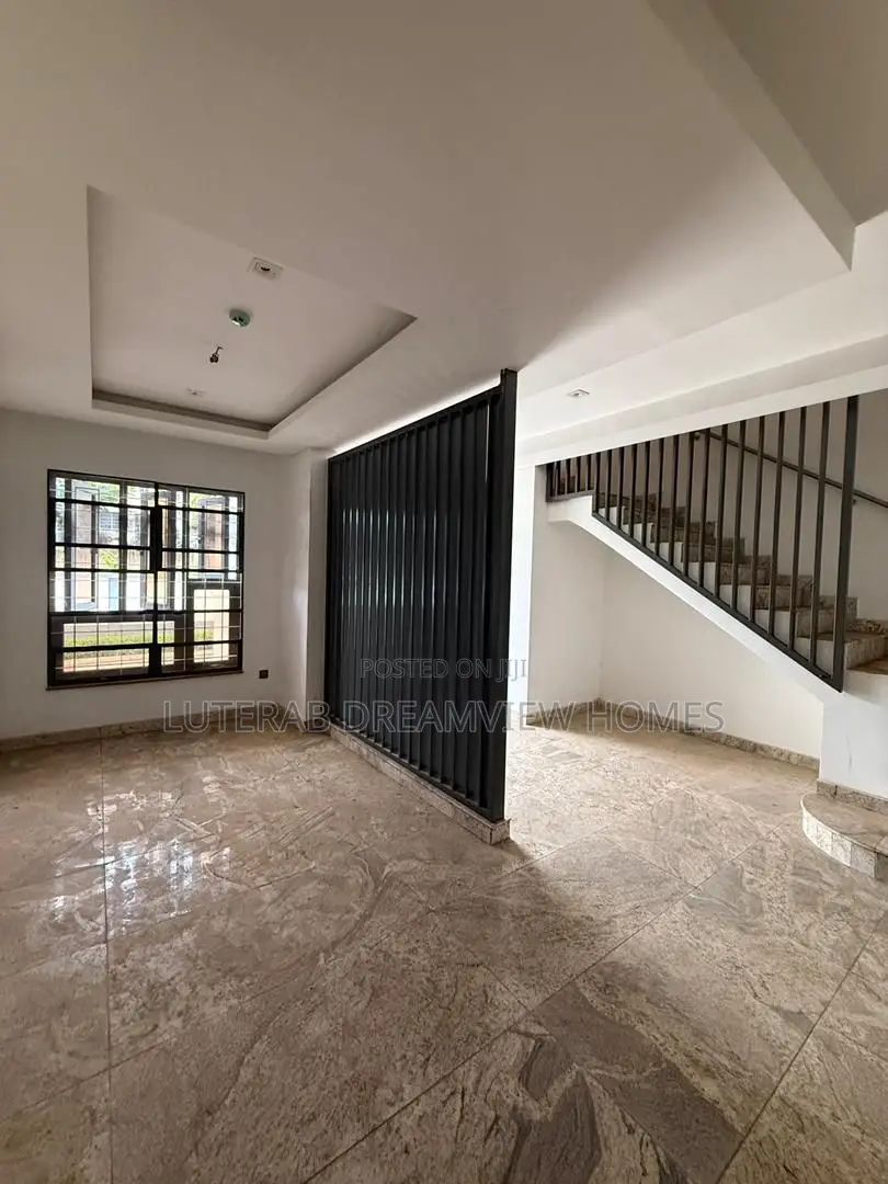 4bdrm Townhouse/Terrace in Wuse 2 for sale