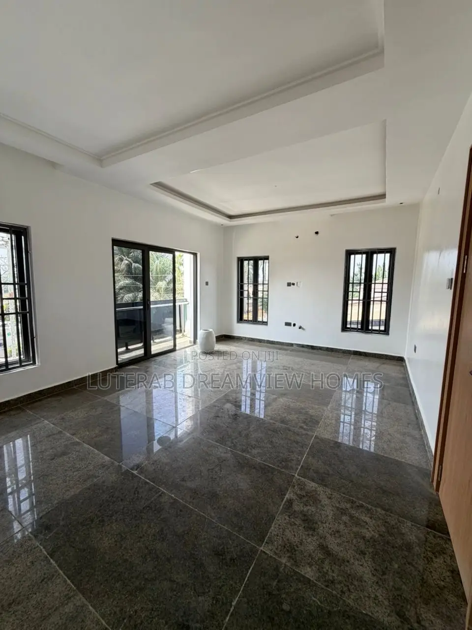 4bdrm Duplex in Wuse for sale
