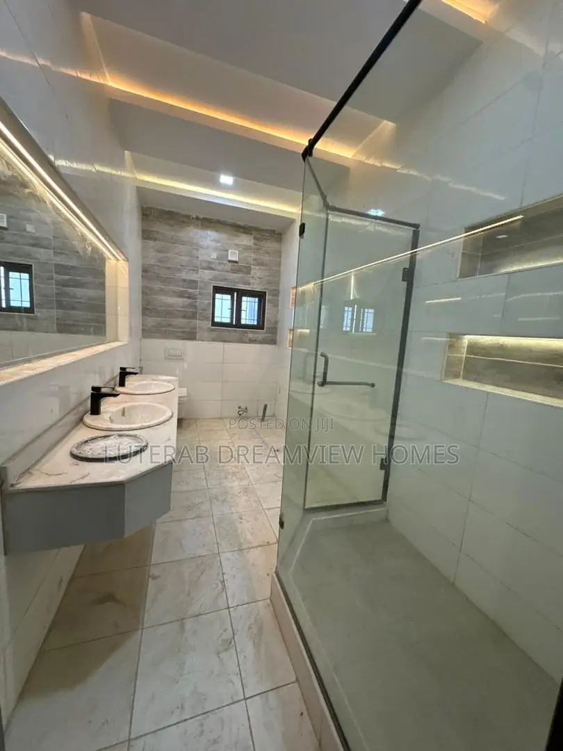 5bdrm Townhouse/Terrace in Jahi for sale