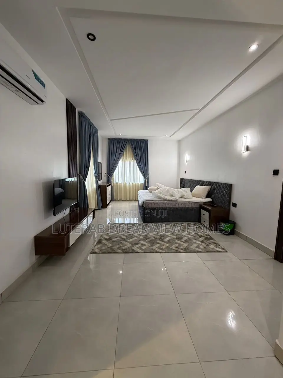 Furnished 10bdrm Townhouse/Terrace in Jahi for sale