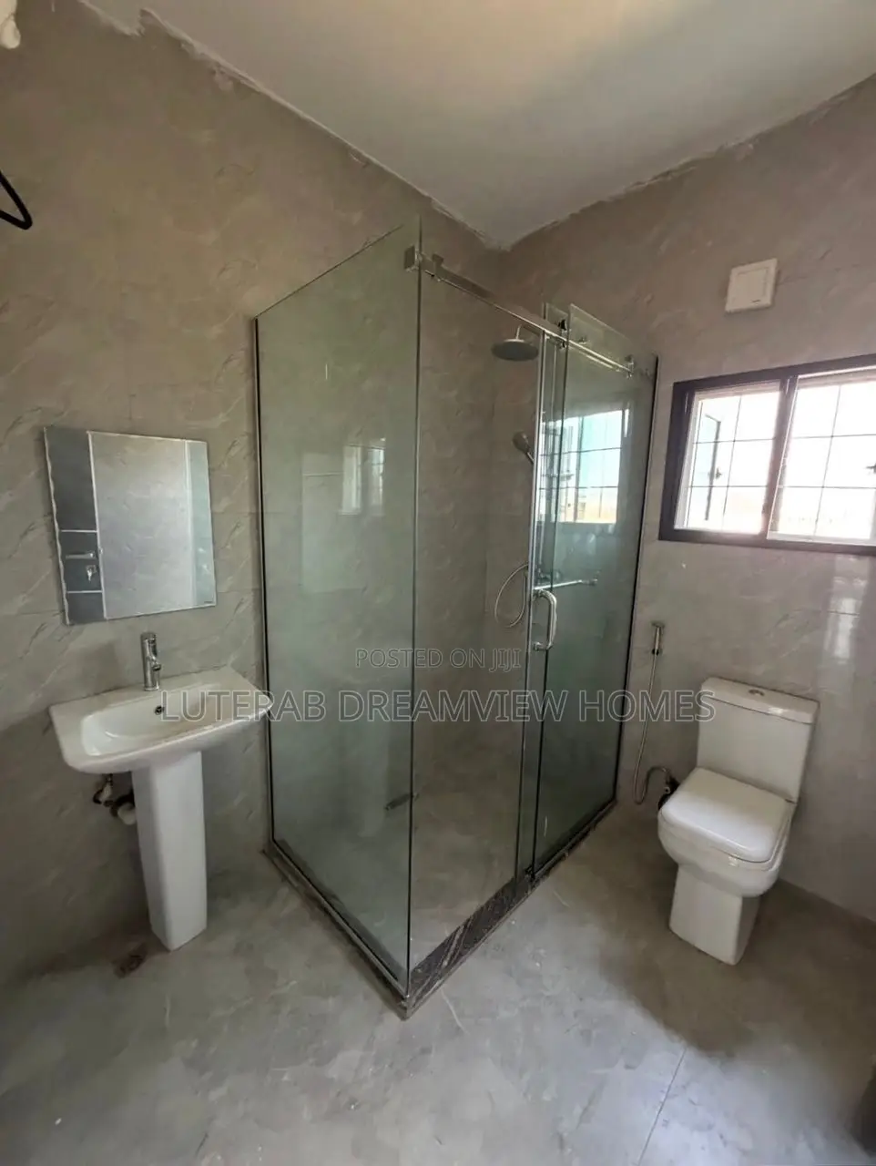 4bdrm Townhouse/Terrace in Lifecamp for sale