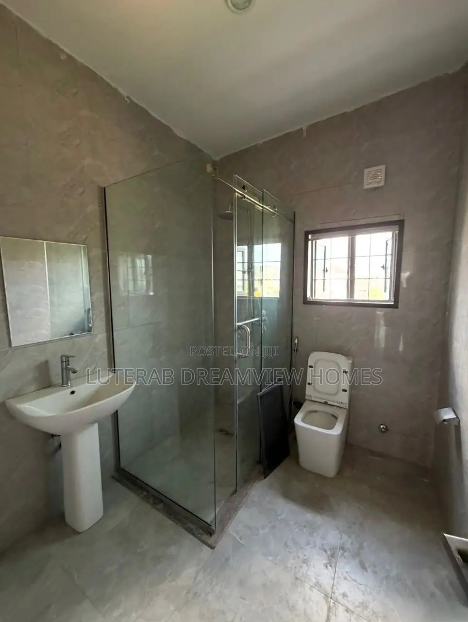 4bdrm Townhouse/Terrace in Lifecamp for sale