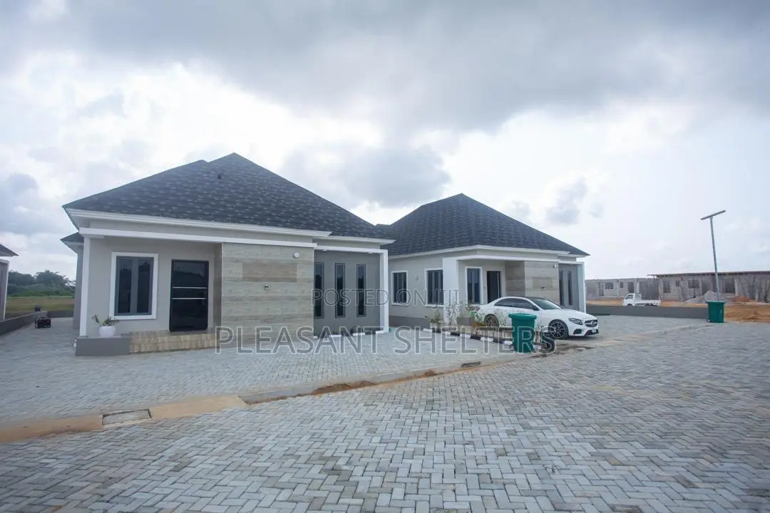 3bdrm Bungalow in Celebration Parkland, Eleko for sale