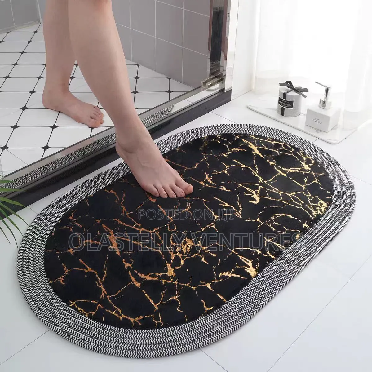 Oval Bathroom Floor Mat Sizes : 45x75cm Tw