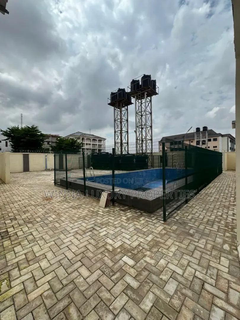 6bdrm Townhouse/Terrace in Mabushi for sale