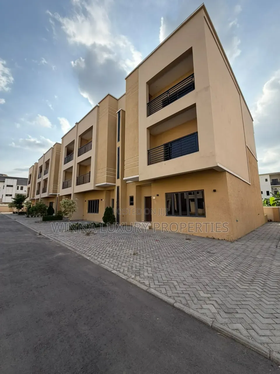 5bdrm Townhouse/Terrace in Jahi By Gilmor for sale
