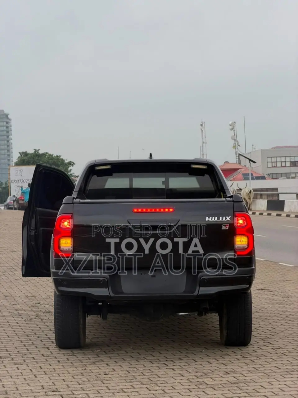 Toyota Hilux 2023 Black