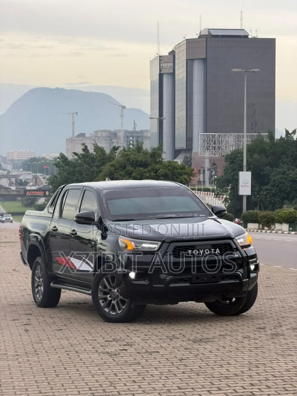 Toyota Hilux 2023 Black