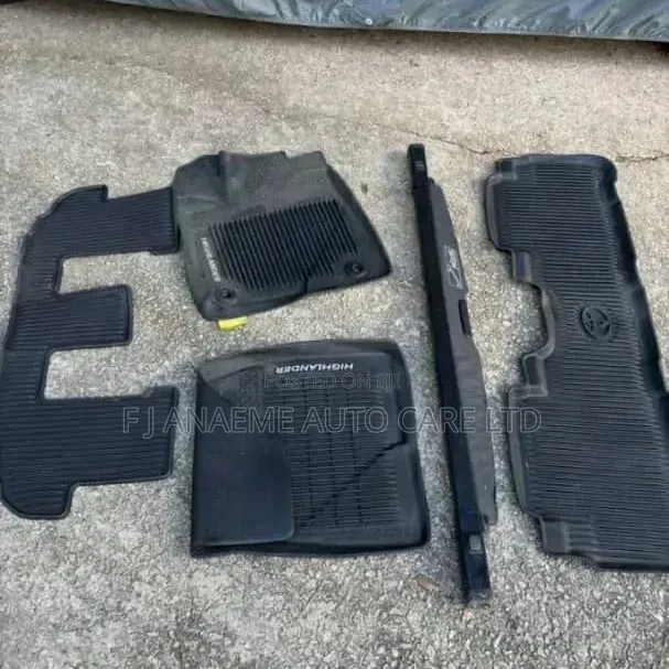 Toyota Highlander Floor Mart 2017 Model