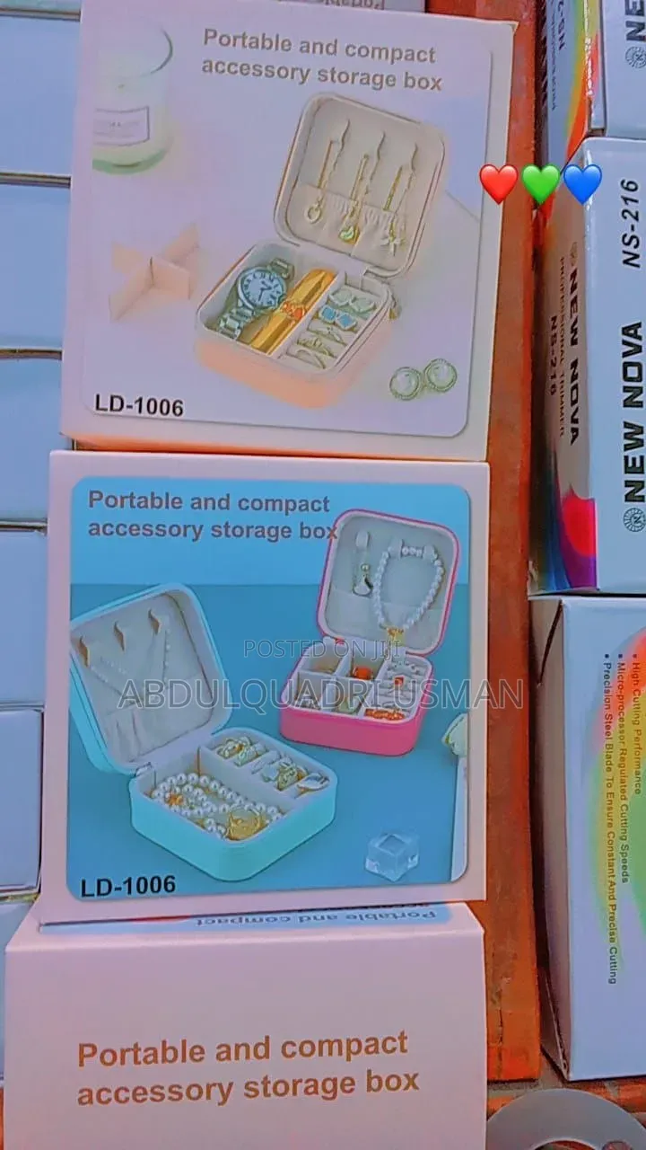 Compact Jewelry Box