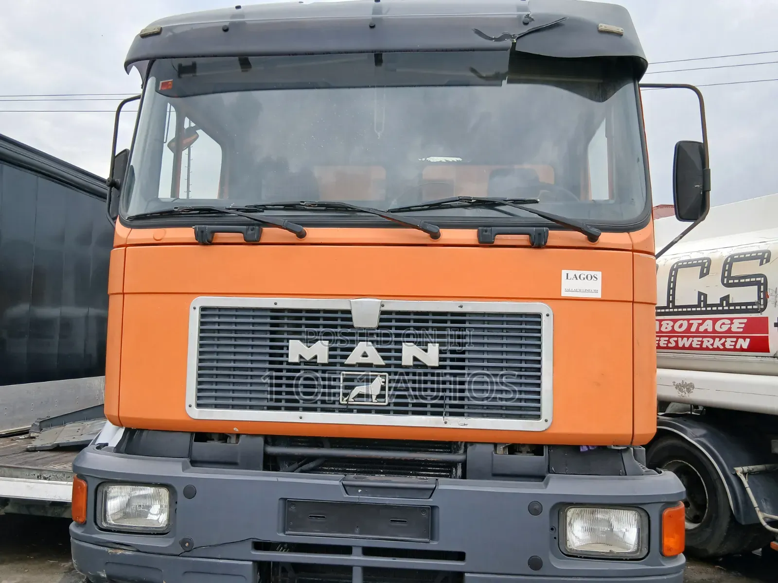 Man Truck With Auxiliary