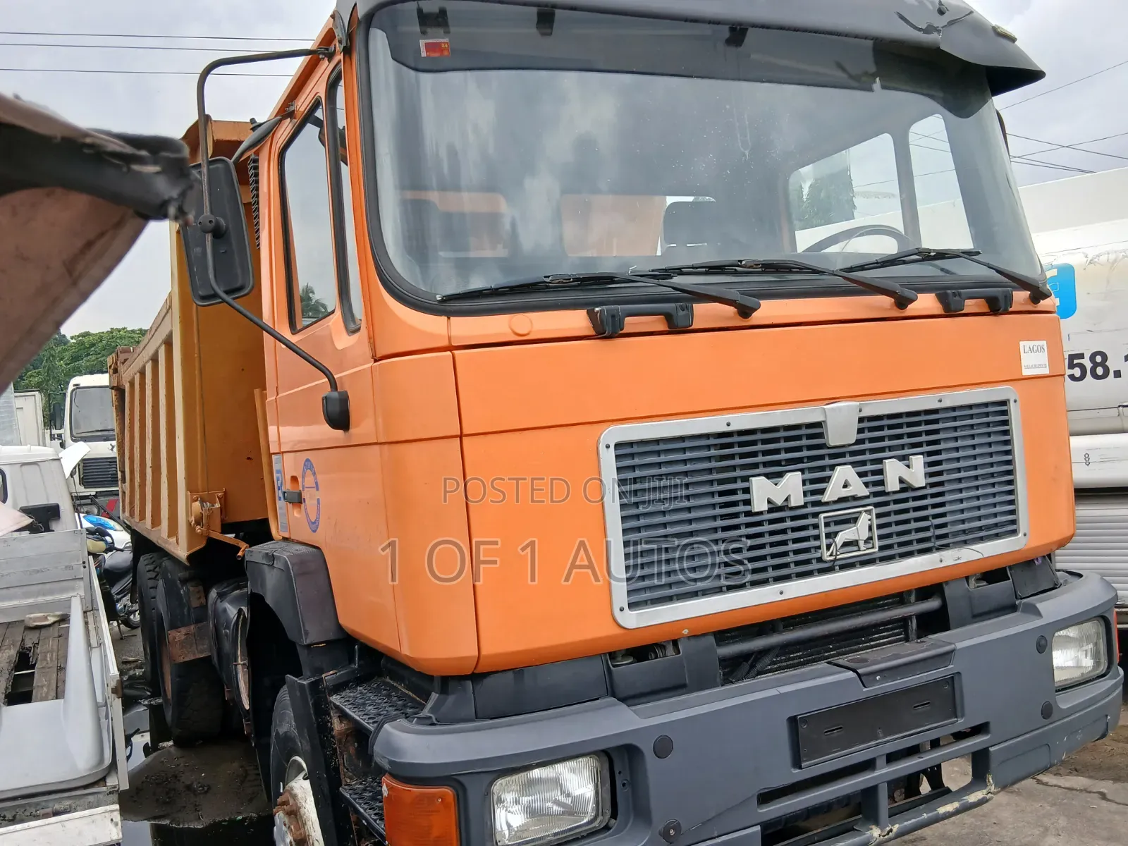 Man Truck With Auxiliary