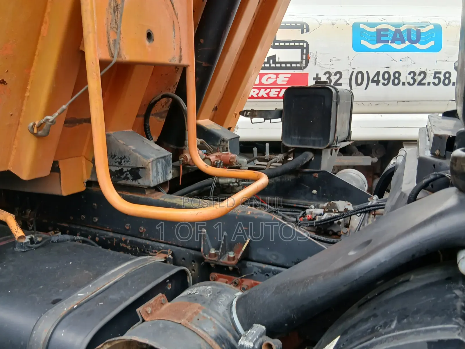 Man Truck With Auxiliary
